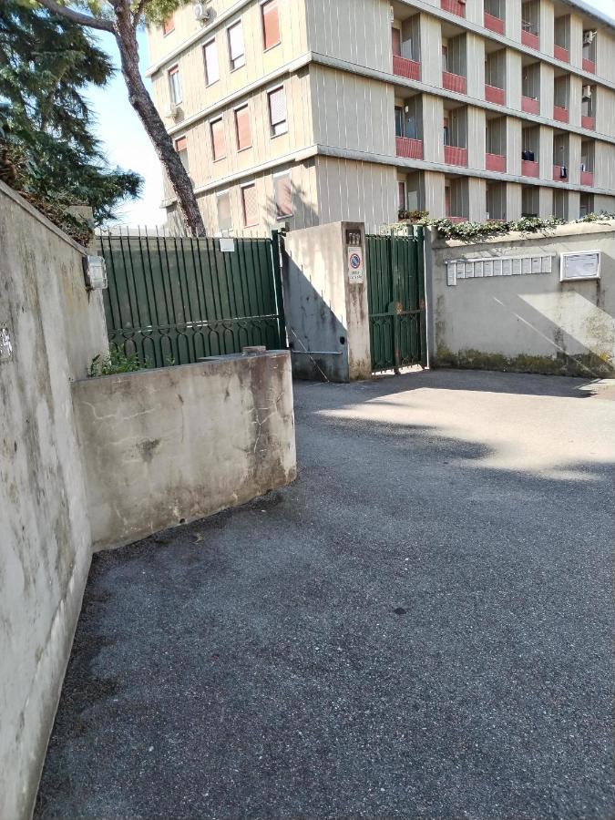 Accogliente Appartamento A Firenze Con Parcheggio Bagian luar foto